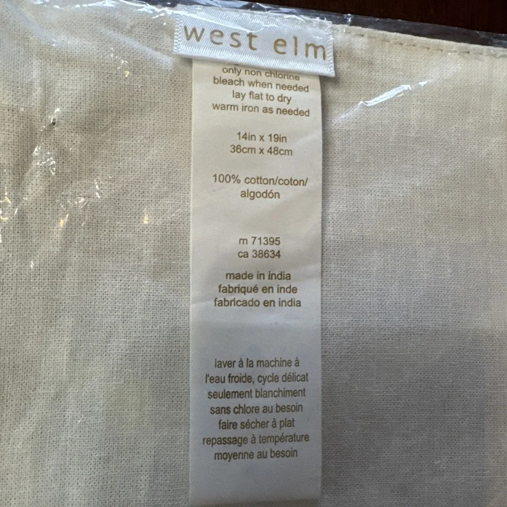West Elm Fabric Placemat Ikat Print Diamond Red Cream Reversible New Set 3